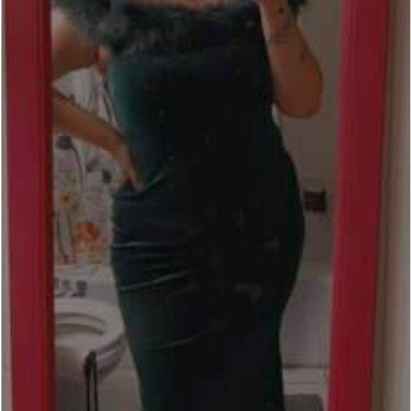 Plus Size Emerald Green Fuzzy Trim Mermaid Hem Glitter Bridesmaid Dress - Picture 6 of 10